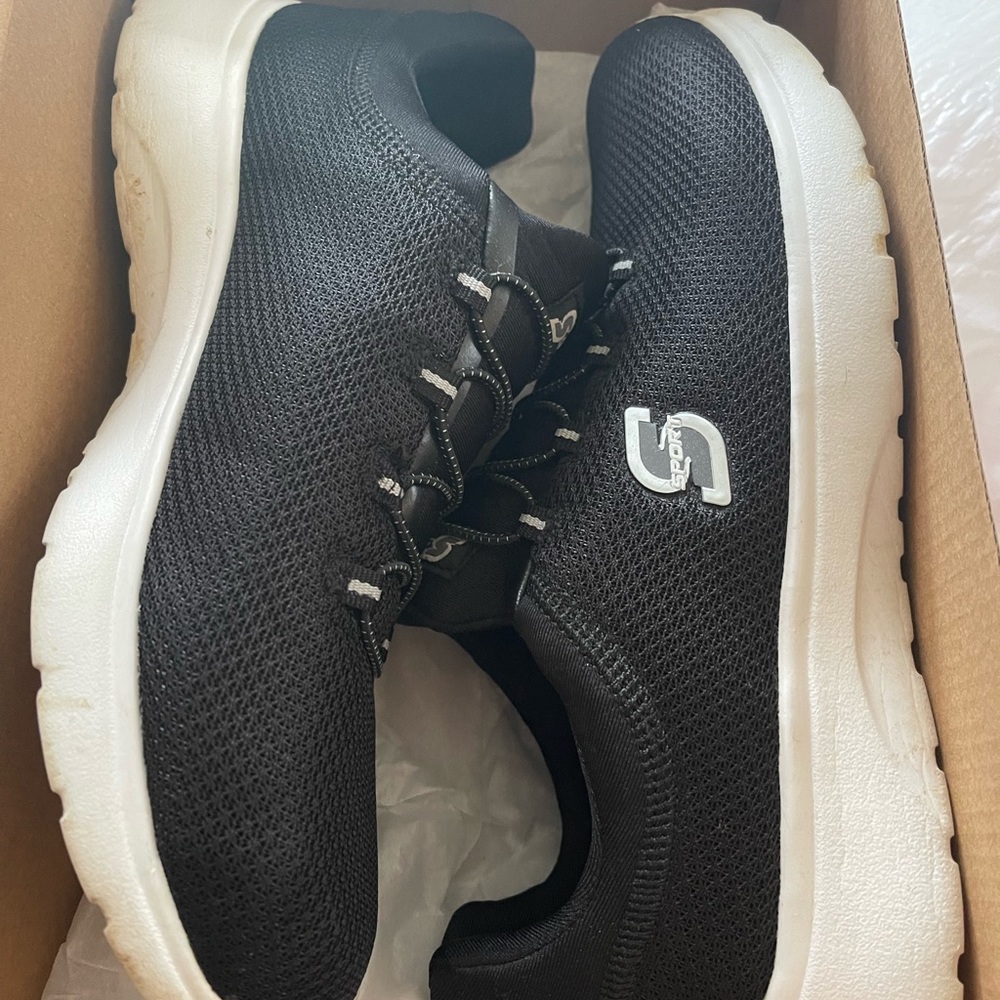 Skechers shoes